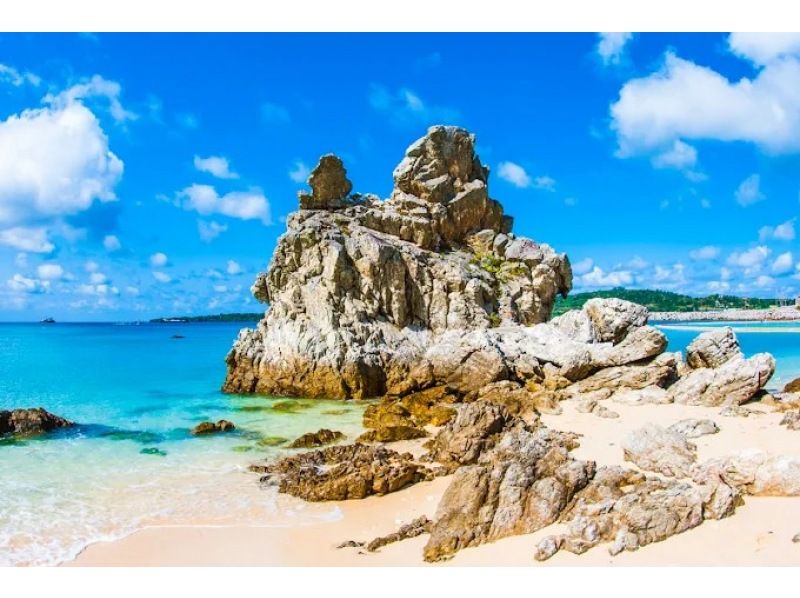 体験ダイビング【沖縄本島・ゴリラチョップ/青の洞窟/なかゆくい】貸切♡ 初心者・お一人様・グループ（日本語・English）の紹介画像