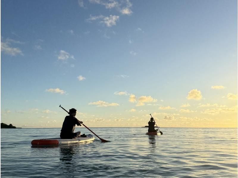[Miyakojima - Private Rental] Relax and unwind on a quiet morning sunrise SUP tour! 《Free photos and videos included》の紹介画像
