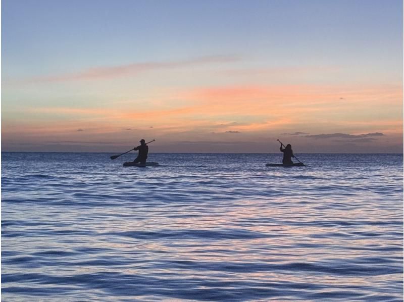 [Miyakojima - Private Rental] Sunset SUP Tour Wrapped in the Sunset! 《Photos and videos are provided free of charge》の紹介画像