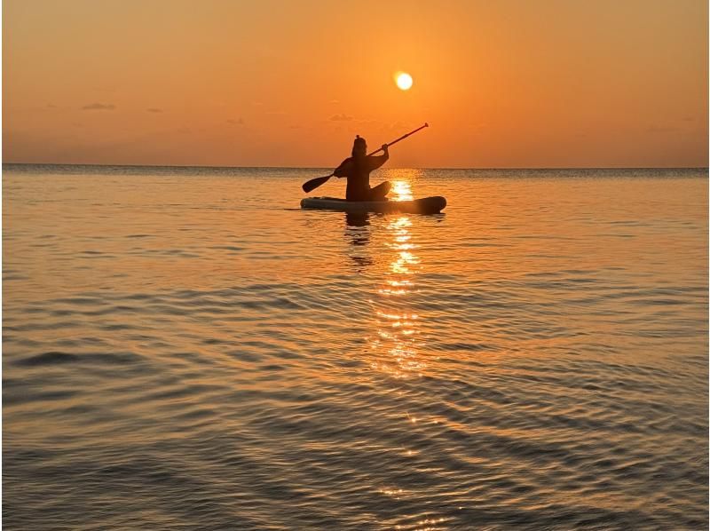 【宮古島・貸切】夕焼けに染まる至福のサンセットSUPツアー！《写真・動画は無料プレゼント》当日予約OK！の紹介画像