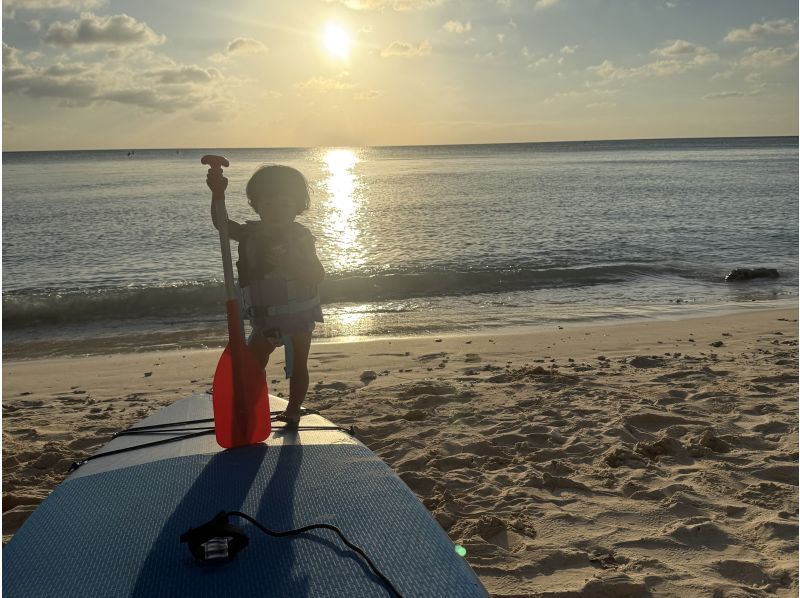 [Miyakojima - Private Rental] Sunset SUP Tour Wrapped in the Sunset! 《Photos and videos are provided free of charge》の紹介画像