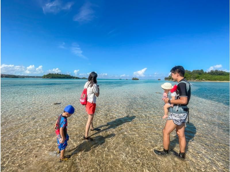 【沖縄・恩納村】干潮限定！歩いて行く無人島ツアー【貸切ガイド・写真付き】｜無人島周囲に広がるサンゴ礁は天然の水族館│水着不要！の紹介画像