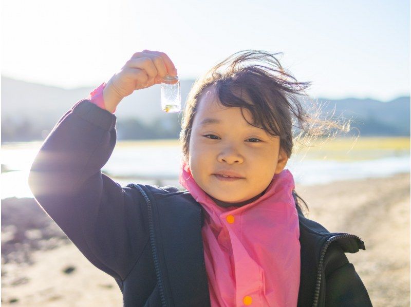 【沖縄・恩納村】早朝！歩いて行く無人島ツアー【1組限定】美しい浅瀬に広がる天然の水族館│＊水着不要＊泳がなくても！どなたでも楽しめますの紹介画像