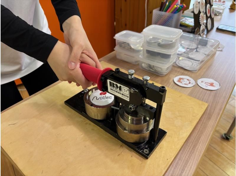 【秋田/横手】画一幅画或涂上颜色，制作你自己的原创徽章♪の紹介画像