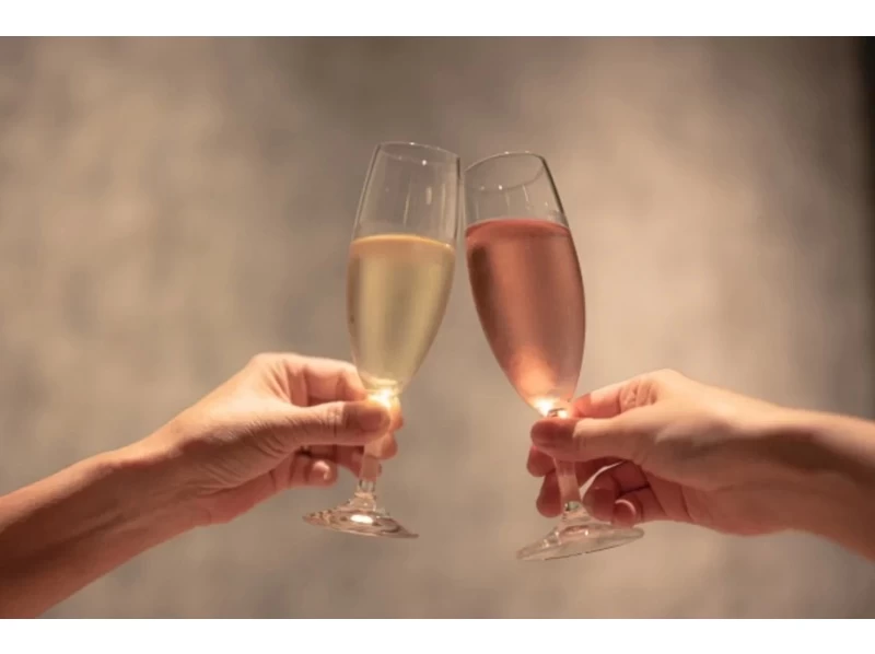 【横浜・みなとみらい】12/20～25限定！ 1艇貸切 二人だけのクリスマスクルーズ　シャンパン含むドリンク付きのコピーの紹介画像