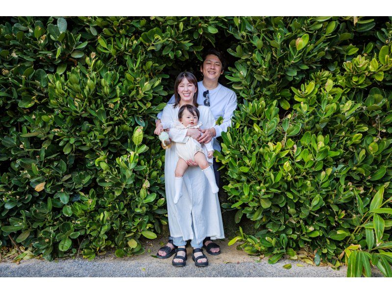 【沖縄・本部】本を作るフォトツアー ｜フクギ並木で旅の一節、あなたの物語をフォトブックにするフォトツアー【備瀬／貸切・写真データ 】の紹介画像