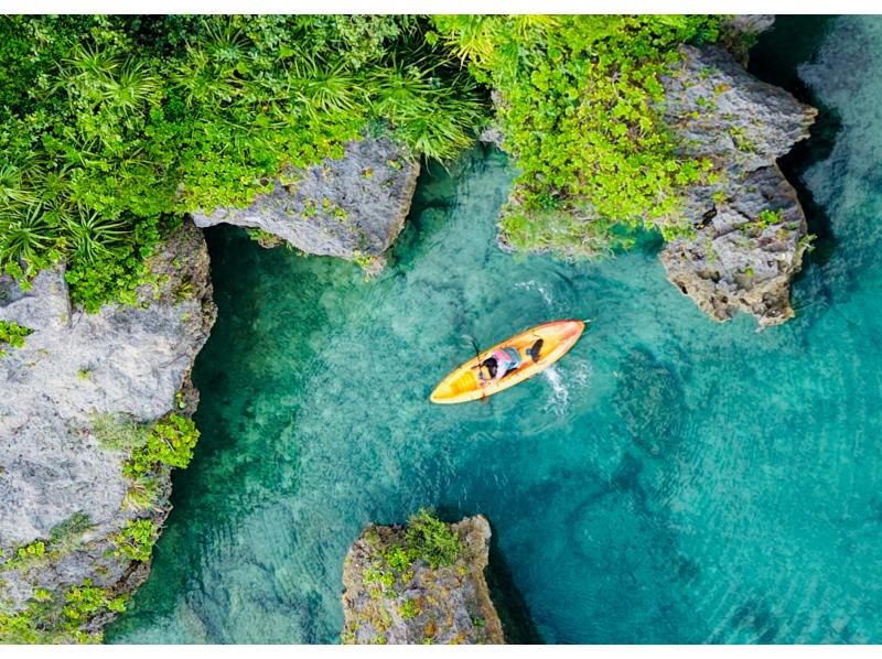 [Miyakojima, Phantom Island] Go by boat with a local captain! Phantom Uni Beach x Kayak Adventure (Sea Kayak or SUP)の紹介画像