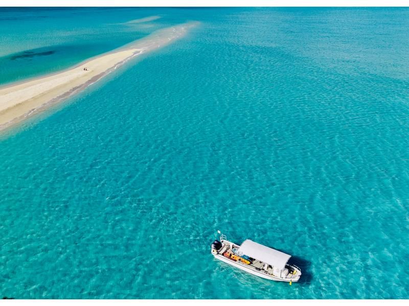 [Miyakojima, Phantom Island] Go by boat with a local captain! Phantom Uni Beach x Kayak Adventure (Sea Kayak or SUP)の紹介画像