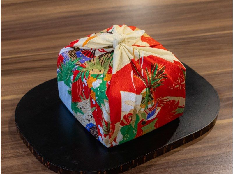 【北海道美梅市】穿上和服，参拜神社，品尝新年美食，在白雪皑皑的日本体验日本文化。の紹介画像