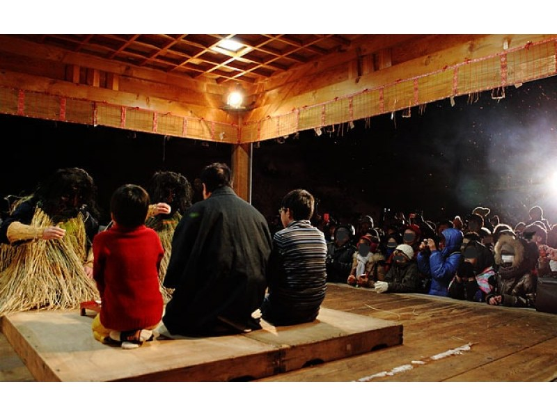 【秋田・男鹿】1日1組限定！第63回柴灯まつりでのなまはげ行事体験（家族役）＆入場料セットプラン！の紹介画像