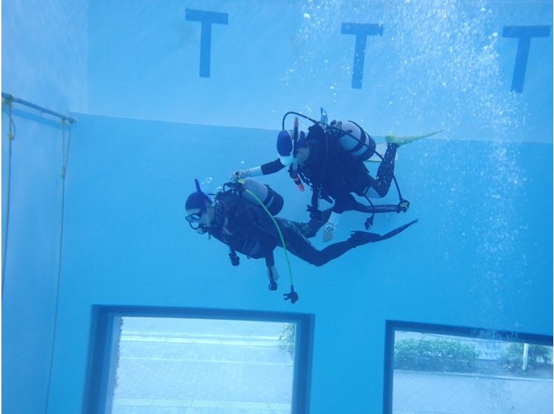 寒い冬だからこそ、寒さを気にせずに大阪市内の温水POOLでスキューバダイビング体験をしてみませんか？の紹介画像