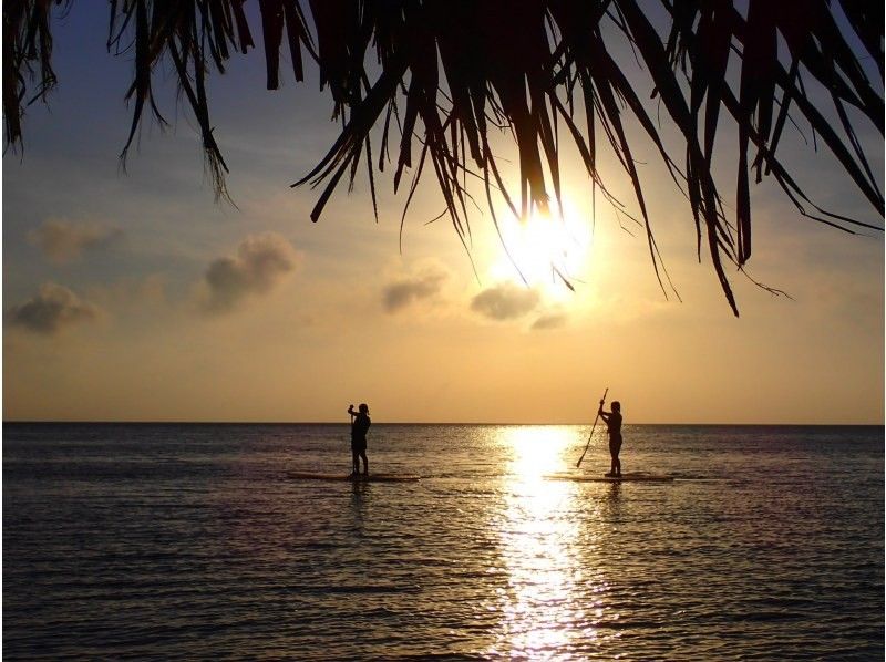 【宮古島/夕方】1.5時間！☆ 茜色に染まるSUPクルージング・当日予約OK！《写真データ無料プレゼント》の紹介画像