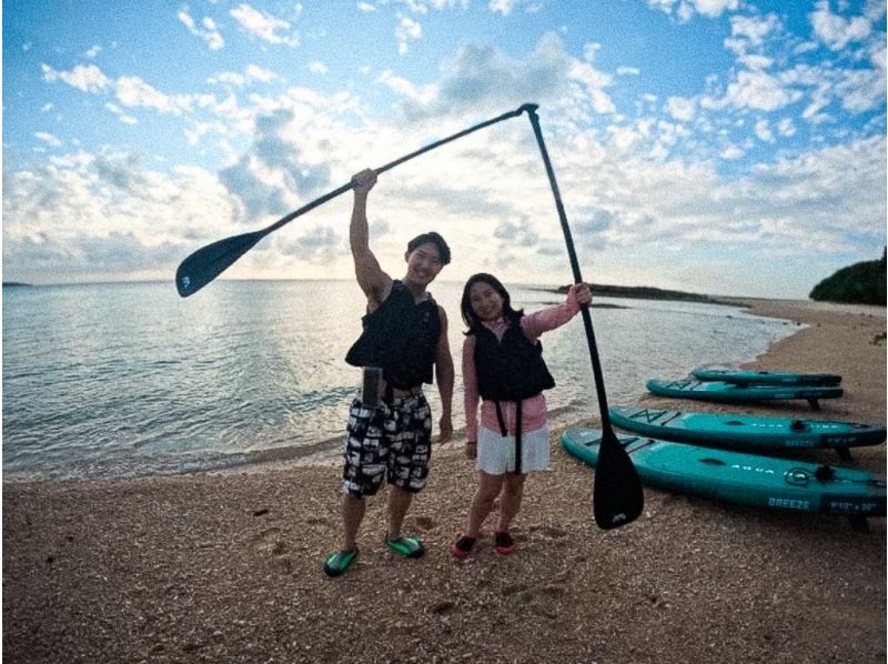 【宮古島/夕方】1.5時間！半額以下のOPENセール中！☆ 茜色に染まるSUPクルージング・当日予約OK！《写真データ無料プレゼント》の紹介画像