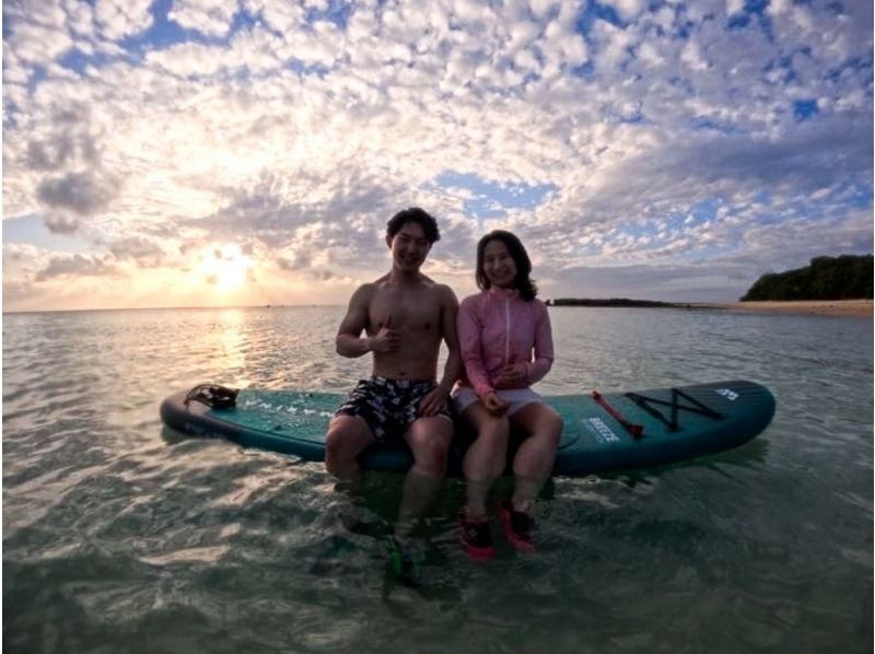 【宮古島/夕方】1.5時間！半額以下のOPENセール中！☆ 茜色に染まるSUPクルージング・当日予約OK！《写真データ無料プレゼント》の紹介画像
