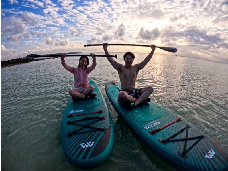 【宮古島/夕方】1.5時間！半額以下のOPENセール中！☆ 茜色に染まるSUPクルージング・当日予約OK！《写真データ無料プレゼント》の紹介画像