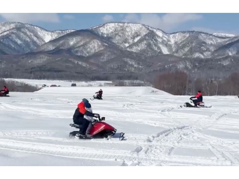 【北海道・仁木町】スノーモービル体験＜ビギナーコース15分＞初心者大歓迎！手ぶらＯＫ！お子様でも安心！の紹介画像