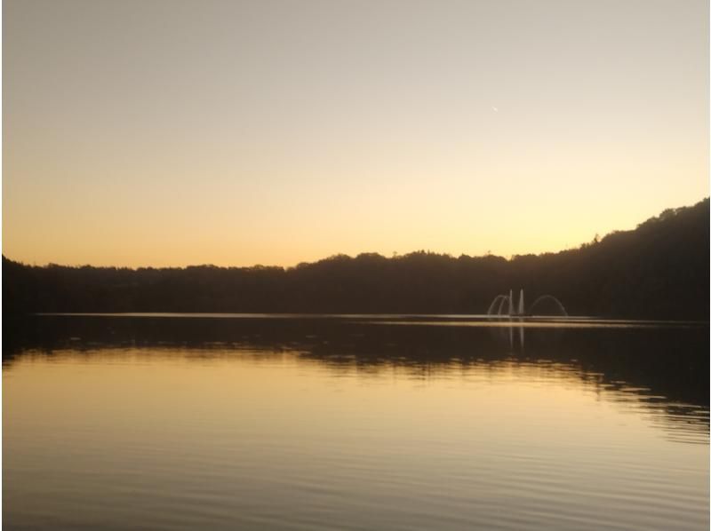 【広島・三次】湖の奥へ奥へと漕ぎ進む！静水面を気持ちよく 5～10kmの中距離クルージング〈SUPツーリング半日コース(Level2)〉の紹介画像