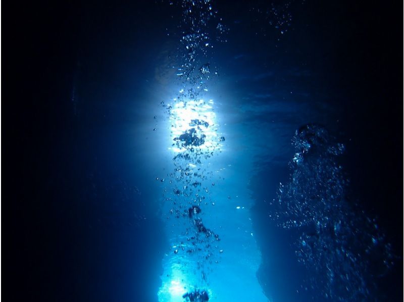 【青の洞窟】＊格安ダイビングプラン＊12歳から45歳限定！ツアー内容をカスタマイズ可！！の紹介画像