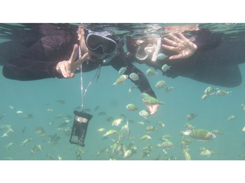 【沖縄・ジョン万ビーチ】&ldquo;冬季限定&rdquo;ガイド完全貸切制☆ウミガメに会える？ビーチシュノーケル体験！高画質カメラの写真プレゼント！の紹介画像