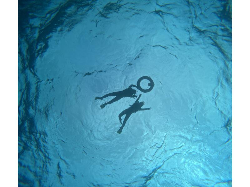 【沖縄・恩納村】ボートで行く！沖縄県有名スポット「青の洞窟」シュノーケリング体験！！完全貸切プラン！！の紹介画像