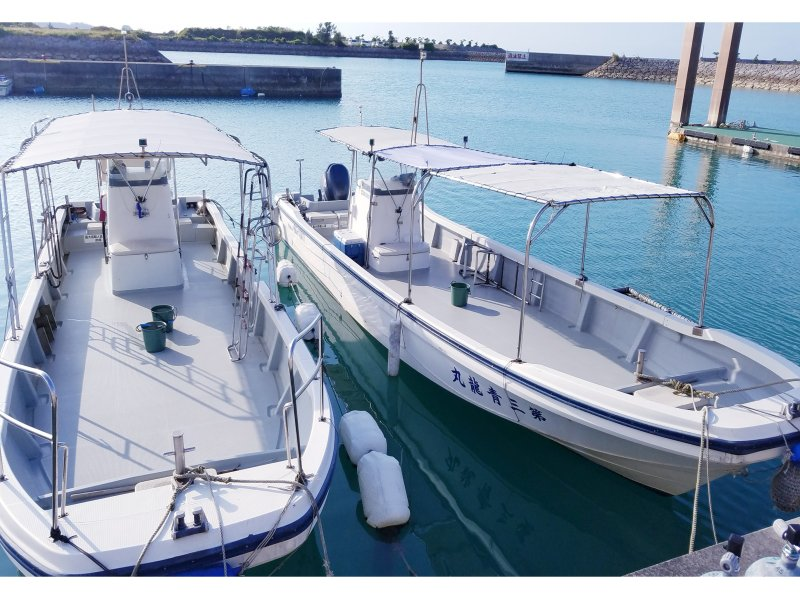 【沖縄・恩納村】ボートで行く！沖縄県有名スポット「青の洞窟」シュノーケリング体験！！完全貸切プラン！！の紹介画像