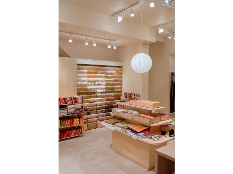 【东京，浅草】纯真丝小纹毯出租 - 100% 真丝，触感和光泽都无比奢华！尽享高级都市漫步体验。无需携带任何物品！欢迎女士光临！の紹介画像