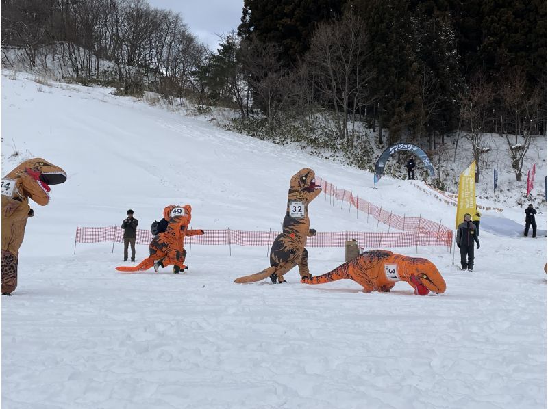 【秋田県・三種町】雪上ティラノサウルスレース in 惣三郎沼公園の紹介画像