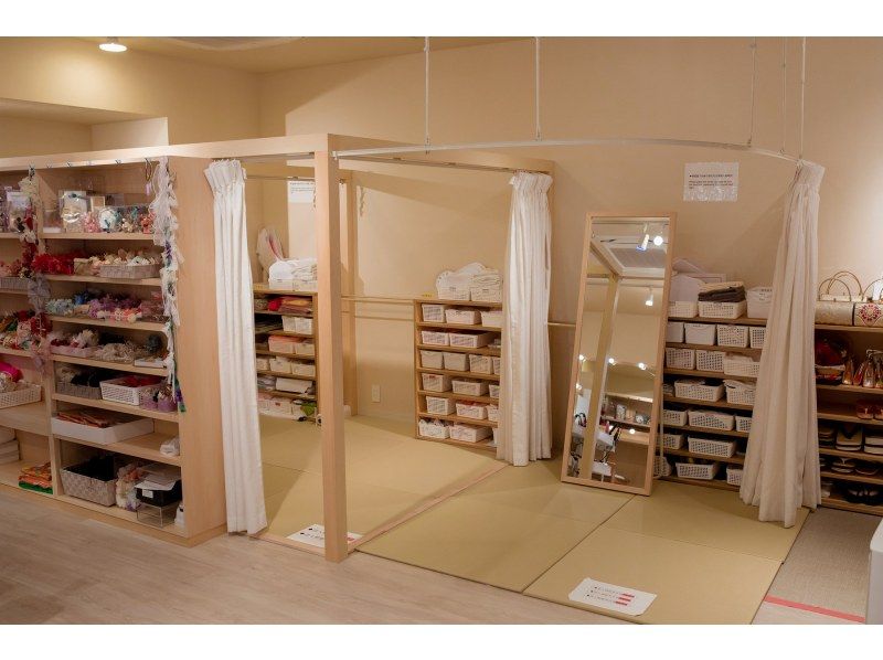 【东京，浅草】奢华真丝振袖租赁 | 尽享极致优雅的特别体验。华丽夺目的服饰，无论是成人礼、婚礼宴席，还是其他场合，都能在社交媒体上惊艳亮相。の紹介画像