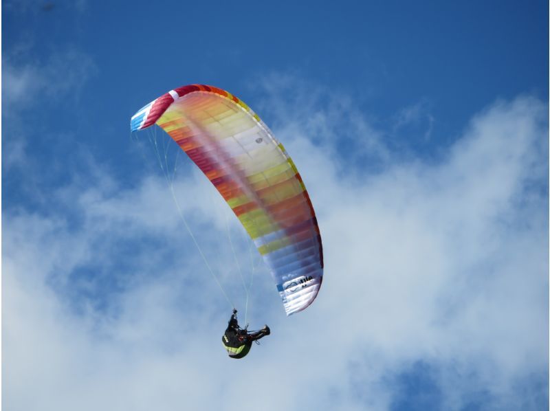 【埼玉県・ときがわ町】還暦から始めるパラグライダーコース　還暦！！今こそ空飛ぶ夢を叶えよう！人生これから、楽しい「空」が待ってます。の紹介画像