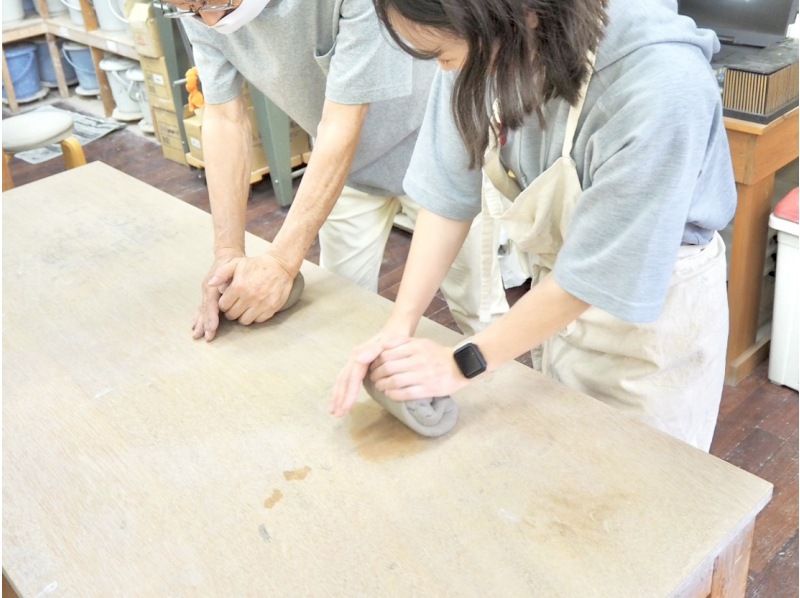 [3-minute walk from Honmachi Station on the Midosuji Subway Line in Osaka] Make your dreams come true! Experience a full-scale electric potter's wheel! Feel the texture of the clay! [Reservations from April onwards]の紹介画像