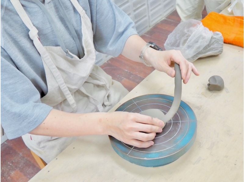 [3-minute walk from Honmachi Station on the Midosuji Subway Line in Osaka] Touch the clay and create your own unique pottery ☆ Beginners welcome ♪ Hand-formed pottery experience [Starting from April]の紹介画像