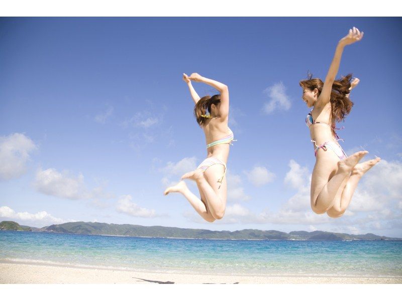 【沖縄・伊平屋島/半日】クルーズボート・スキンダイビング（午前コース・午後コース）選べる3時間☆満喫プラン《送迎無料》動画撮影データ無料！の紹介画像