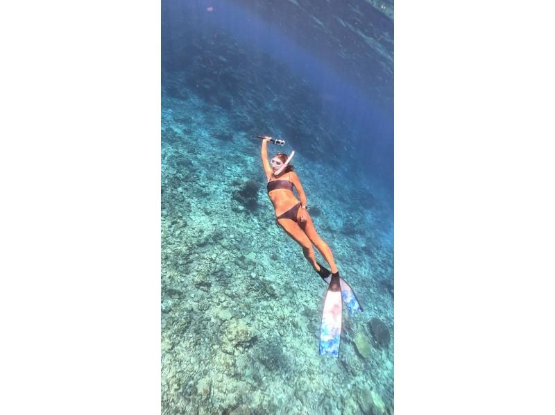 【沖縄・伊平屋島/半日】クルーズボート・スキンダイビング（午前コース・午後コース）選べる3時間☆満喫プラン《送迎無料》動画撮影データ無料！の紹介画像