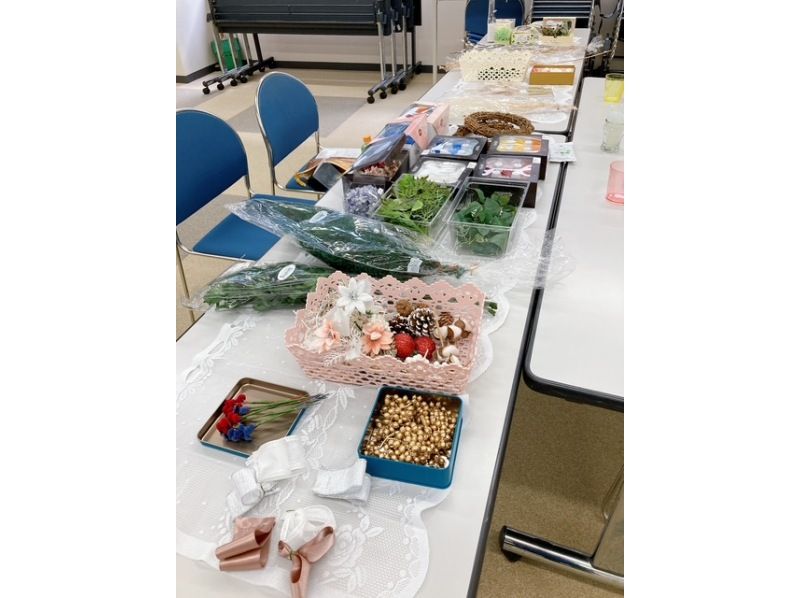 【東京・後楽園】新年の始まりに白いポット（10㎝）でプリザーブドフラワーのアレンジ作り！初心者様・お一人様大歓迎！＠文京シビックセンターの紹介画像