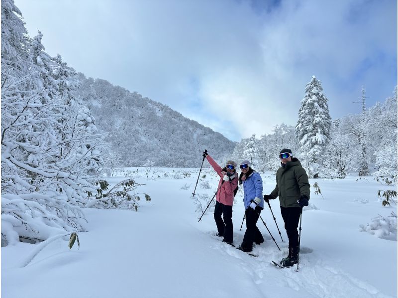 【洞爺・壮瞥・２時間】空と雪景色が出会う、天空のオロフレスノーシュー体験！小学生から参加可能・初心者大歓迎・写真データは無料プレゼント付♪の紹介画像