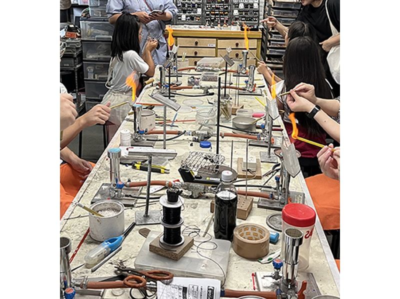 Make glass glass beads, two earrings and one pendant.の紹介画像