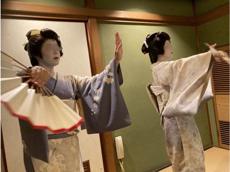 【浅草・完全貸切】文化ガイドと巡る浅草散策＆名門料亭での会席ランチ・芸者演舞・投扇興体験（4〜8名様）の紹介画像