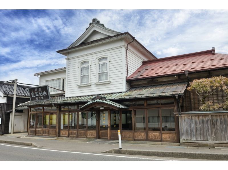 【秋田縣由利本莊】搭乘當地列車，一邊欣賞鳥海山的壯麗景色，一邊了解清酒和發酵文化，連結江戶時代三大藩的歷史文化。の紹介画像