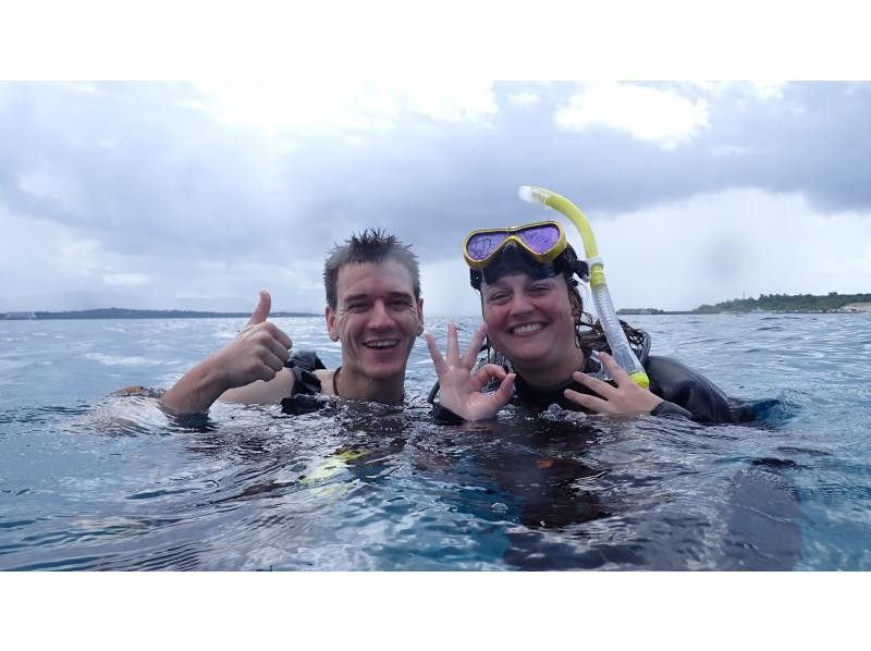 【沖繩宜野灣 / 3小時套餐】暢玩全縣最大的12種水上運動項目，以及無限次浮潛の紹介画像