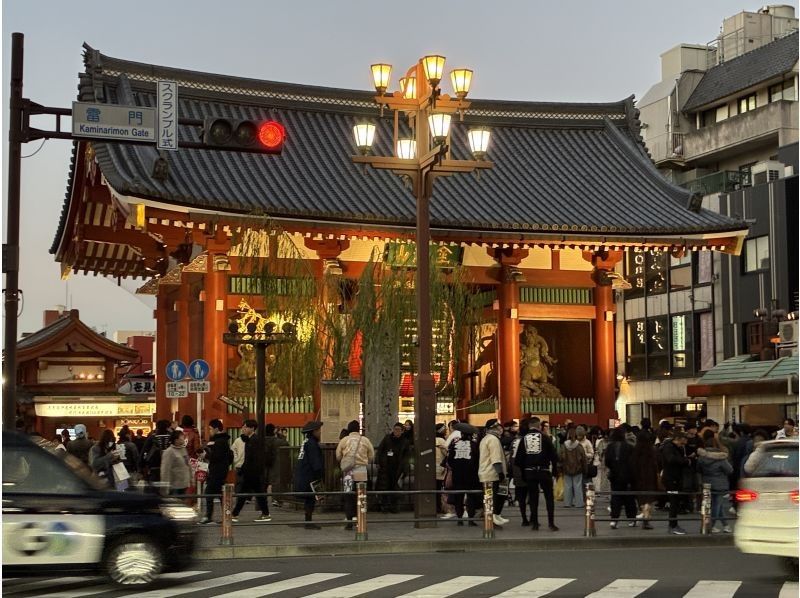 【浅草・完全貸切】文化ガイドと巡る浅草散策＆名門料亭での会席ランチ・芸者演舞・投扇興体験（2〜3名様）の紹介画像