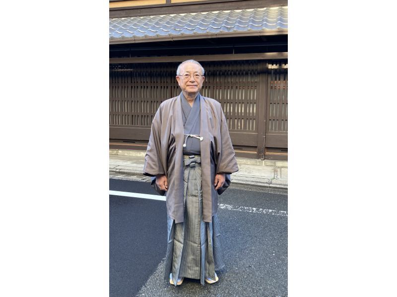 浅草｜少人数で味わう日本文化の粋 雷門・浅草寺散策と会席料理、芸者の舞を楽しむ一日（2〜3名限定）の紹介画像