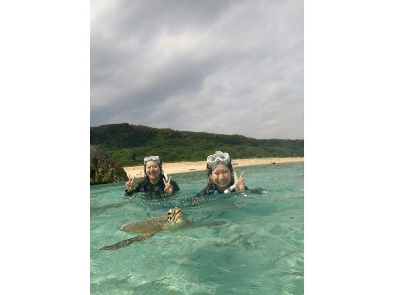 【沖縄・宮古島】初心者・お子様・お一人様も大歓迎〜海ガメシュノーケルツアー！（プライベート1組限定）の紹介画像