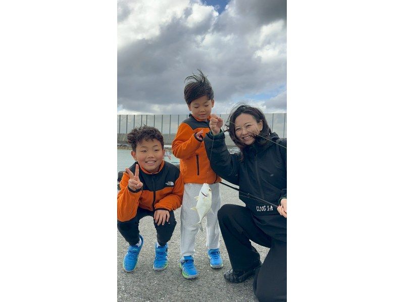 "Northern Okinawa Island" Survival Mission Tour! A packed tour that includes jungle food hunting, fishing, and fire-making pizza making. Recommended for children and families.の紹介画像