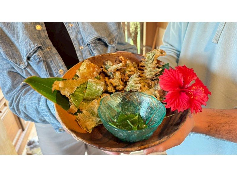 "Northern Okinawa Island" Survival Mission Tour! A packed tour that includes jungle food hunting, fishing, and fire-making pizza making. Recommended for children and families.の紹介画像