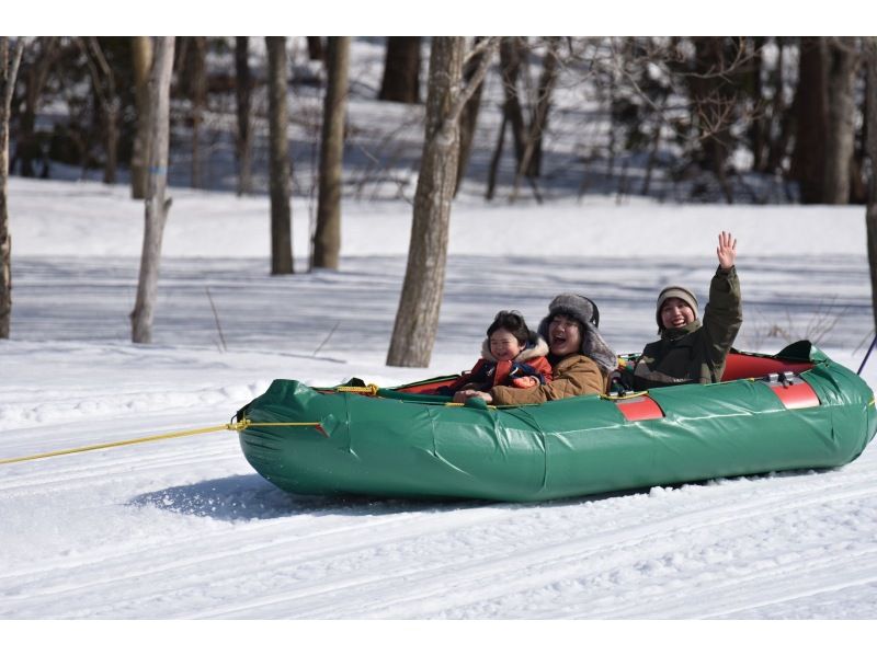[Akita/Northern Area] Banana boat/snow boat ride experience on the vast snowy fields + 1000 yen meal at Restaurant Nordicの紹介画像
