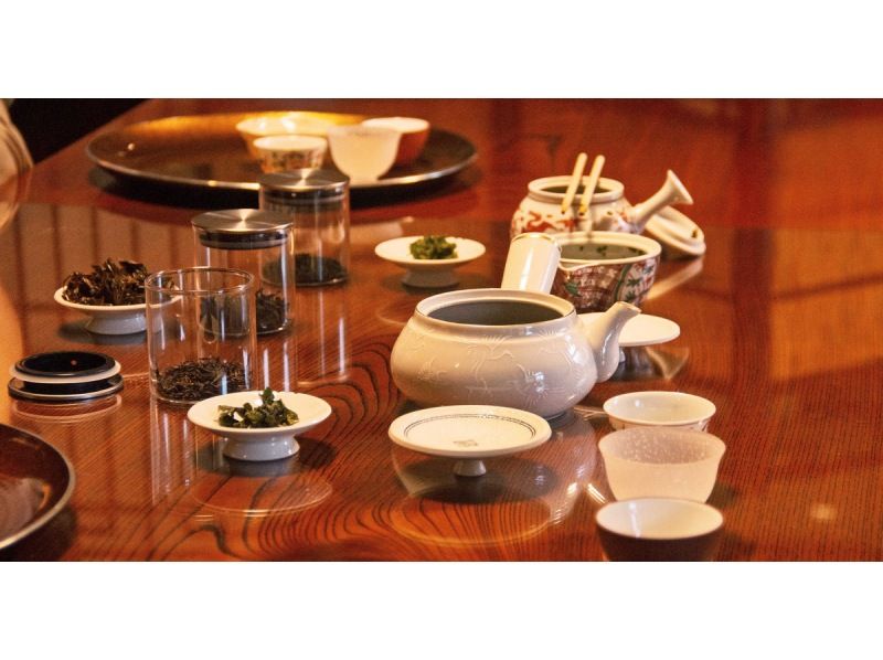 【京都・東山】お茶の京都を満喫！煎茶家&times;ティーソムリエ・お手前鑑賞と希少茶の試飲（手ぶらOK・初心者歓迎）の紹介画像