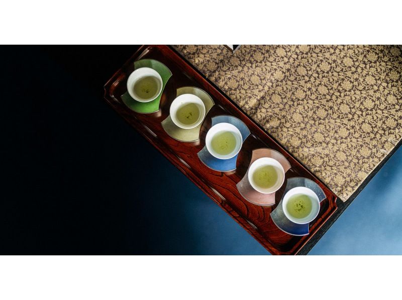 【京都・東山】お茶の京都を満喫！煎茶家&times;ティーソムリエ・お手前鑑賞と希少茶の試飲（手ぶらOK・初心者歓迎）の紹介画像