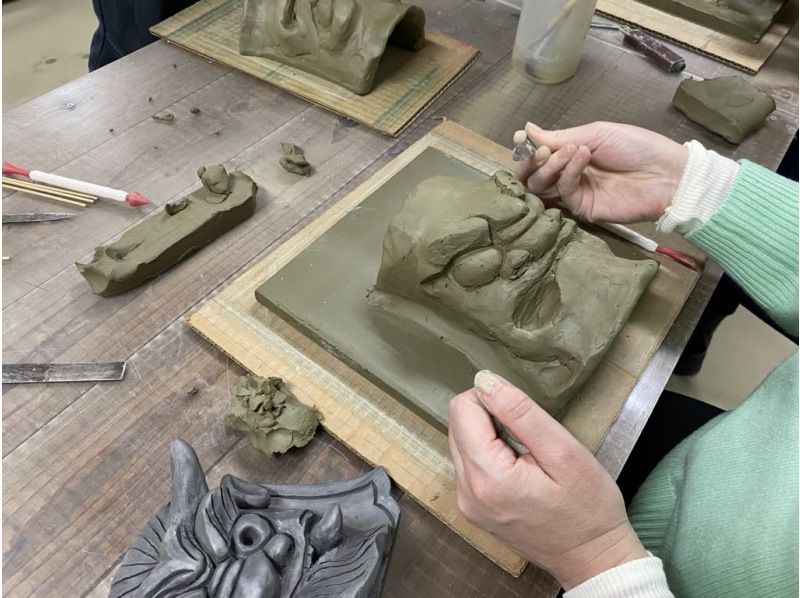 [Hyogo, Awaji Island] Awaji Tile Story: Feel like a "demon maker"! Make your own original oni tile with this mini oni tile making experience: Tile-making lunch set planの紹介画像