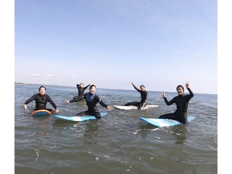 【宫崎县青岛】在宫崎美丽的大海中体验特别的冲浪之旅～欢迎初学者、家庭和情侣！の紹介画像