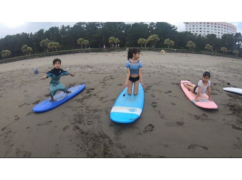 【宫崎县青岛】在宫崎美丽的大海中体验特别的冲浪之旅～欢迎初学者、家庭和情侣！の紹介画像